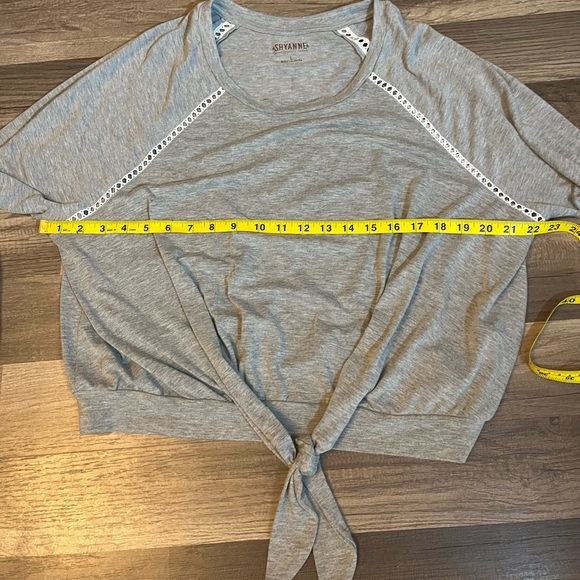 Shyanne Tie Front Long Sleeve Knit Top SZ Large - Picture 7 of 9